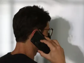 Anatel é criticada por revogar uso obrigatório do 0303