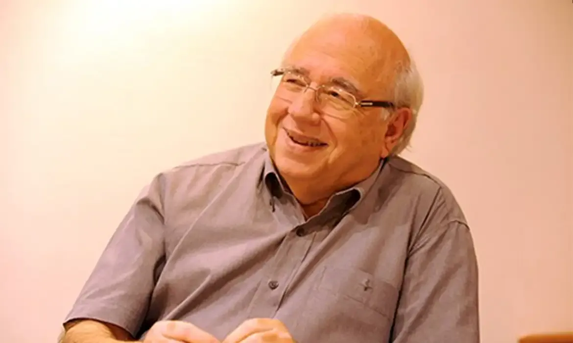 Verissimo segue internado em estado grave em Porto Alegre