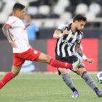 Botafogo x Cruzeiro ao vivo: onde assistir, escalações e detalhes do confronto pelo Brasileirão. Imagem: Vitor Silva/BFR