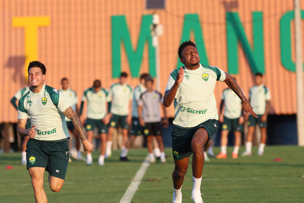 Cuiabá x Atlético-GO: onde assistir, escalações e tudo sobre o jogo da Série B. Imagem: AssCom Dourado