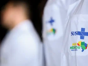 Cubanos seguem no Mais Médicos apesar de críticas dos EUA