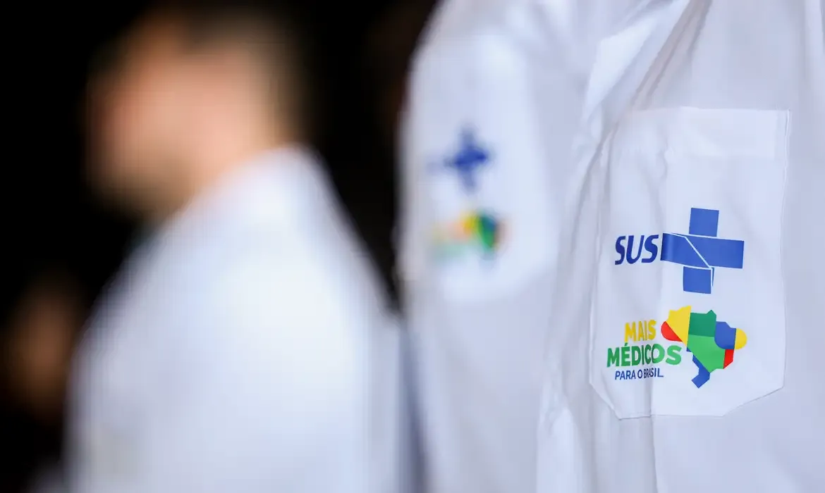 Cubanos no Mais Médicos: impacto, números e polêmica internacional