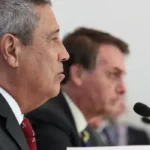 Braga Netto viola proibição e envia mensagem a Bolsonaro