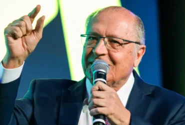 São Paulo (SP), 12/05/2025 - O presidente em exercício e ministro do Desenvolvimento, Indústria, Comércio e Serviços, Geraldo Alckmin, afirmou hoje, que a estimativa é de que o comércio varejista movi