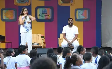 Salvador (BA), 08/08/2025 - O ator e escritor Lázaro Ramos conversa sobre literatura e os livros lançados por ele no espaço infantil Maber Velloso durante a Festa Literária Internacional do Pelourinho