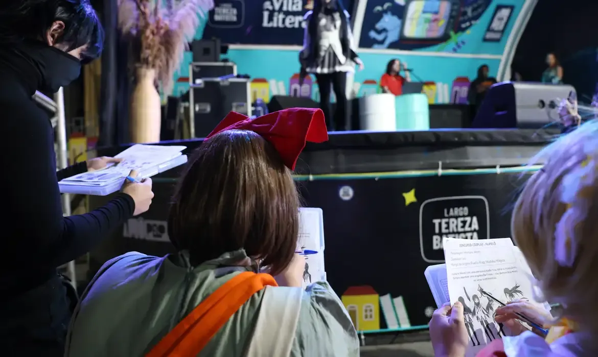 Salvador (BA), 08/08/2025 - Desfile de Cosplay na Vila Literária durante a Festa Literária Internacional do Pelourinho - Flipelô. Foto: Rovena Rosa/Agência Brasil