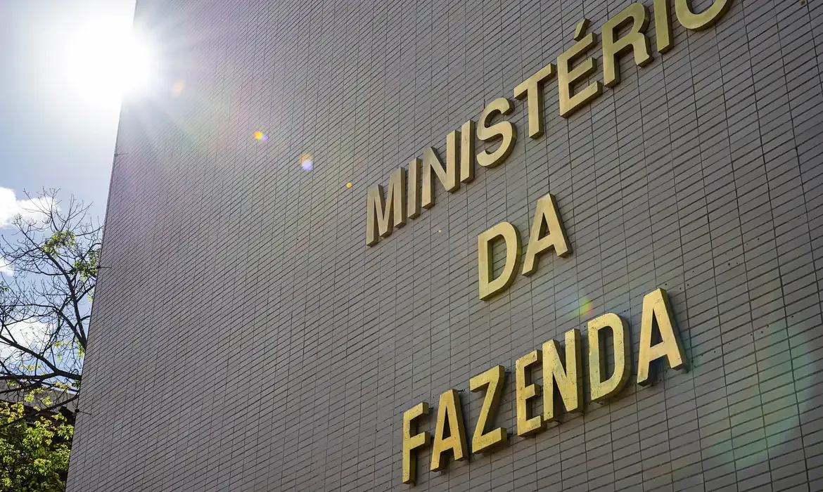Despesas federais poderão crescer até 168 bilhões em 2026