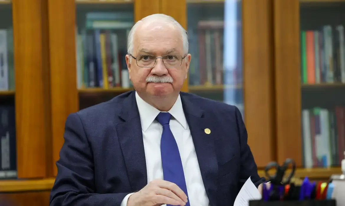 Edson Fachin assume presidência do STF com Alexandre de Moraes como vice