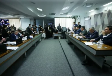 CPMI do INSS aprova plano de trabalho e convoca ex-ministros e ex-presidentes