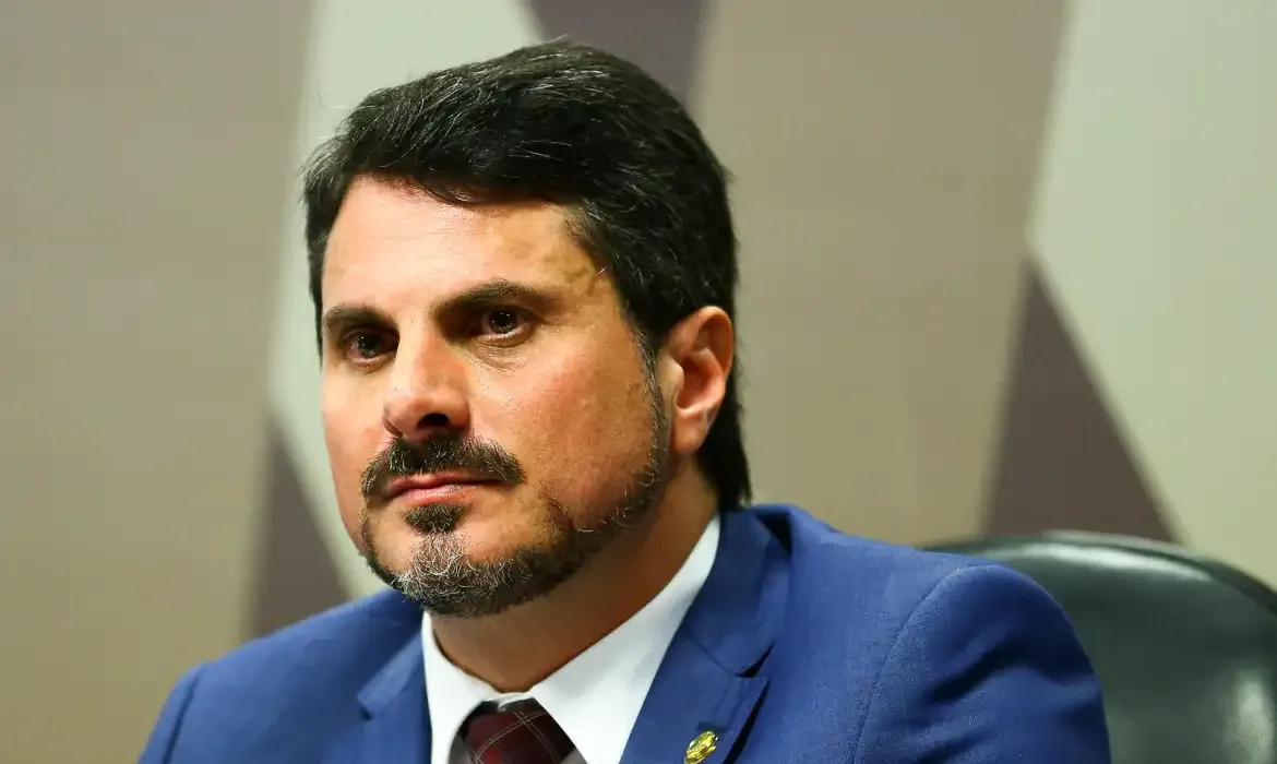 Moraes autoriza retirada de tornozeleira do senador Marcos do Val