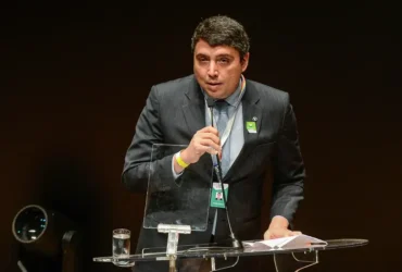Presidente da Petrobras renuncia para assumir diretoria da ANP