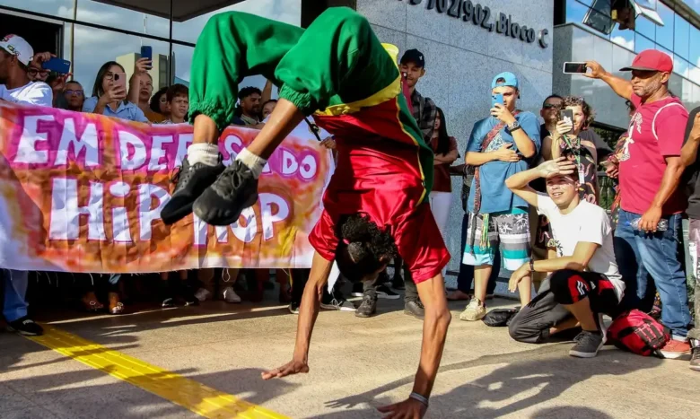 Hip hop conquista espaço global sem perder sua essência de luta