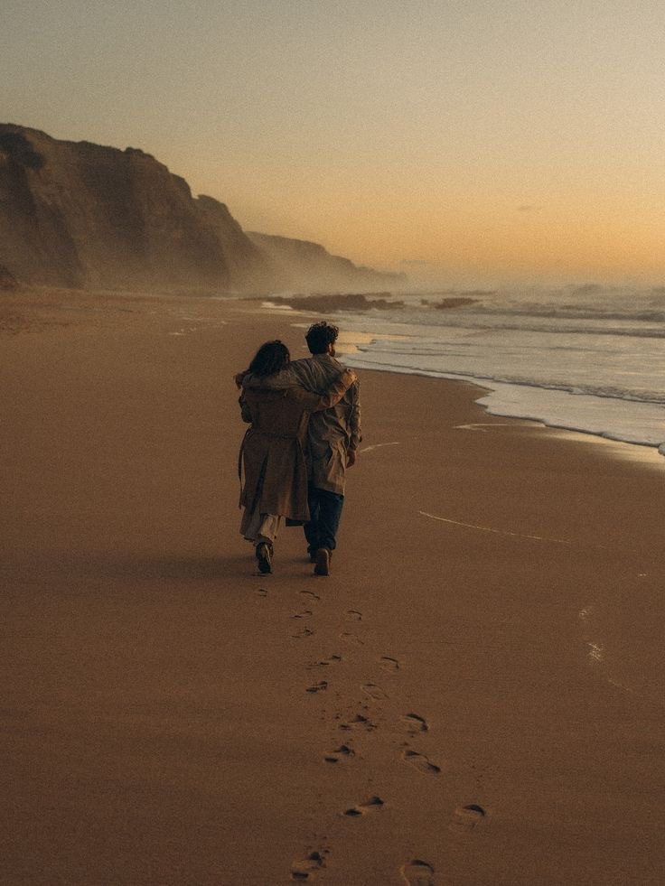 CASAL NA PRAIA - Relacionamento de Peixes