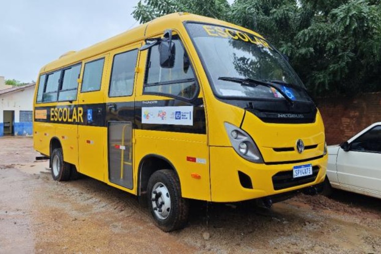 Caceres tem 10 dias para regularizar transporte escolar