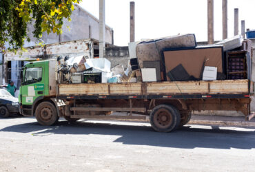 Cata treco recolhe mais de mil toneladas de materiais inserviveis em sete meses em Cuiaba