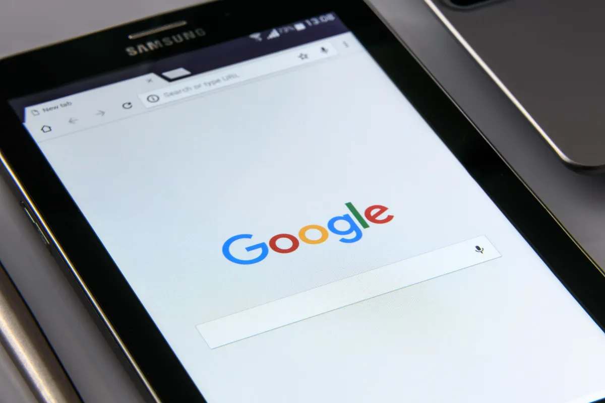 Google afirma que inteligência artificial não reduz cliques 82 Consultas no Google