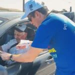 Ação educativa de trânsito na rodovia Mário Andreazza, em Várzea Grande