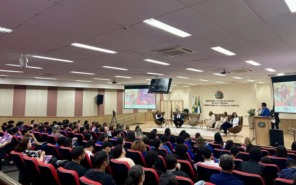 Violência de gênero é tema de projeto educativo em escolas estaduais