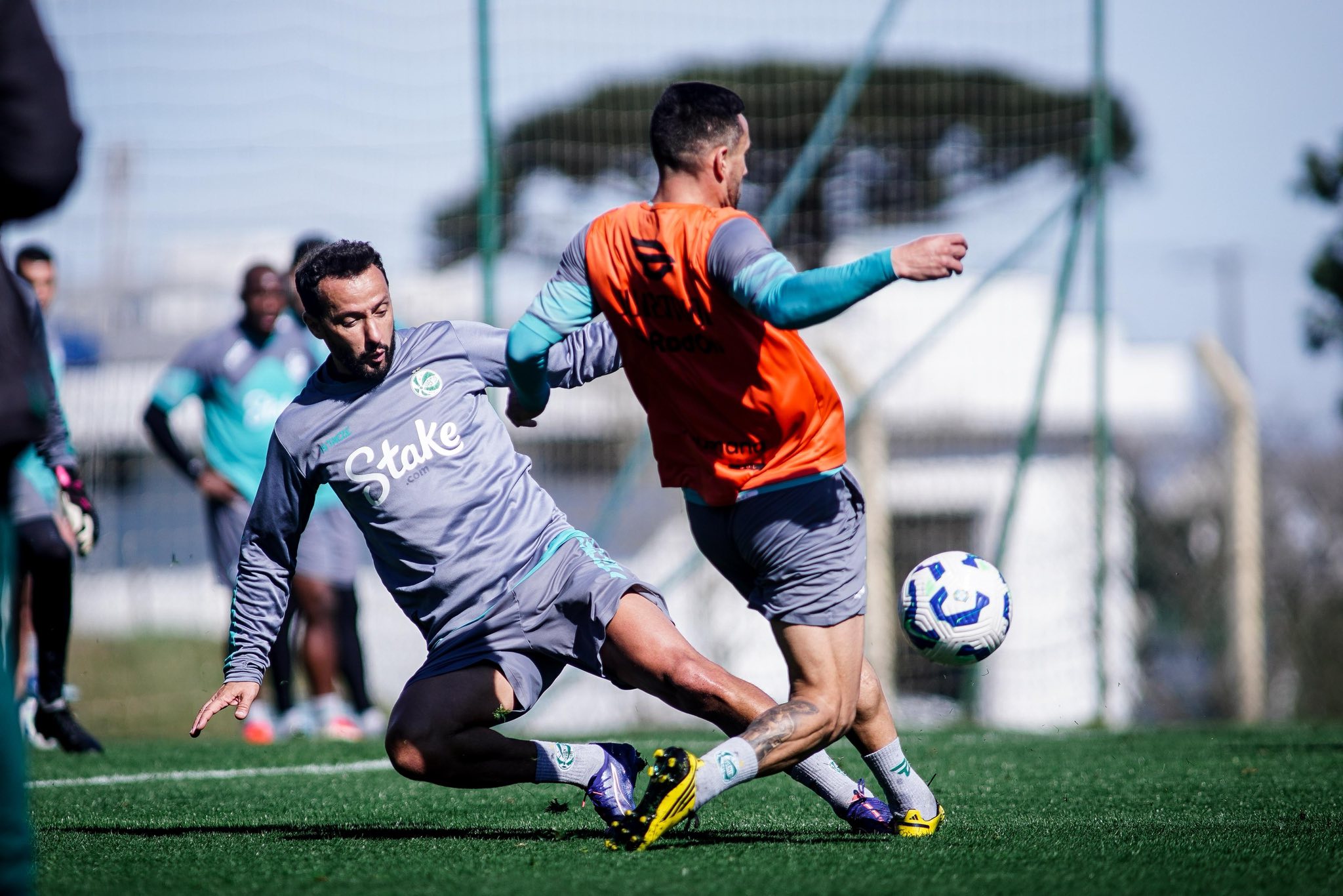 Vitória x Juventude: duelo direto contra o rebaixamento agita o Barradão. Imagem: Fernando Alves ECJ Vitória x Juventude: duelo direto contra o rebaixamento agita o Barradão. Imagem: Fernando Alves ECJ