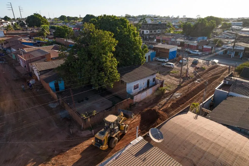 Governo abre licitação para pavimentação em Cuiabá e Santo Antônio
