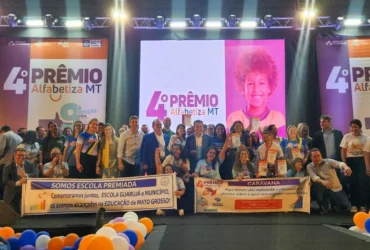 Alfabetiza MT premia 100 escolas com R$ 5 milhões e reconhece estudantes e professores