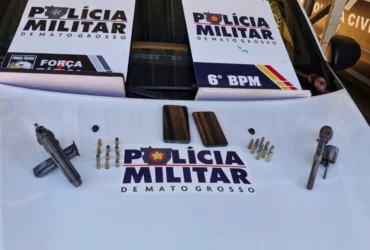 Polícia apreende armas e recupera moto furtada em Cáceres durante operação