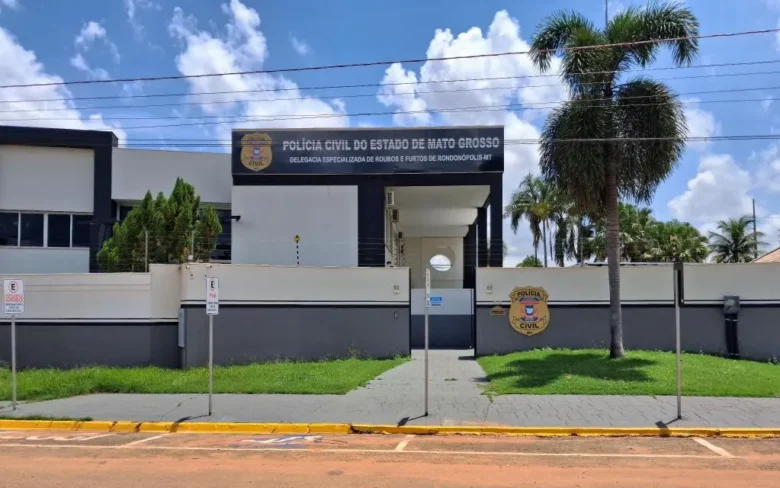 Polícia Civil de Rondonópolis prende dois criminosos em operação no bairro Vila Canaã