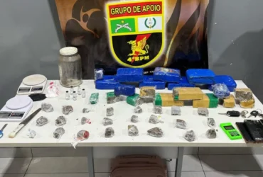 Casal é preso com maconha escondida em casa, carro e enterrada no quintal