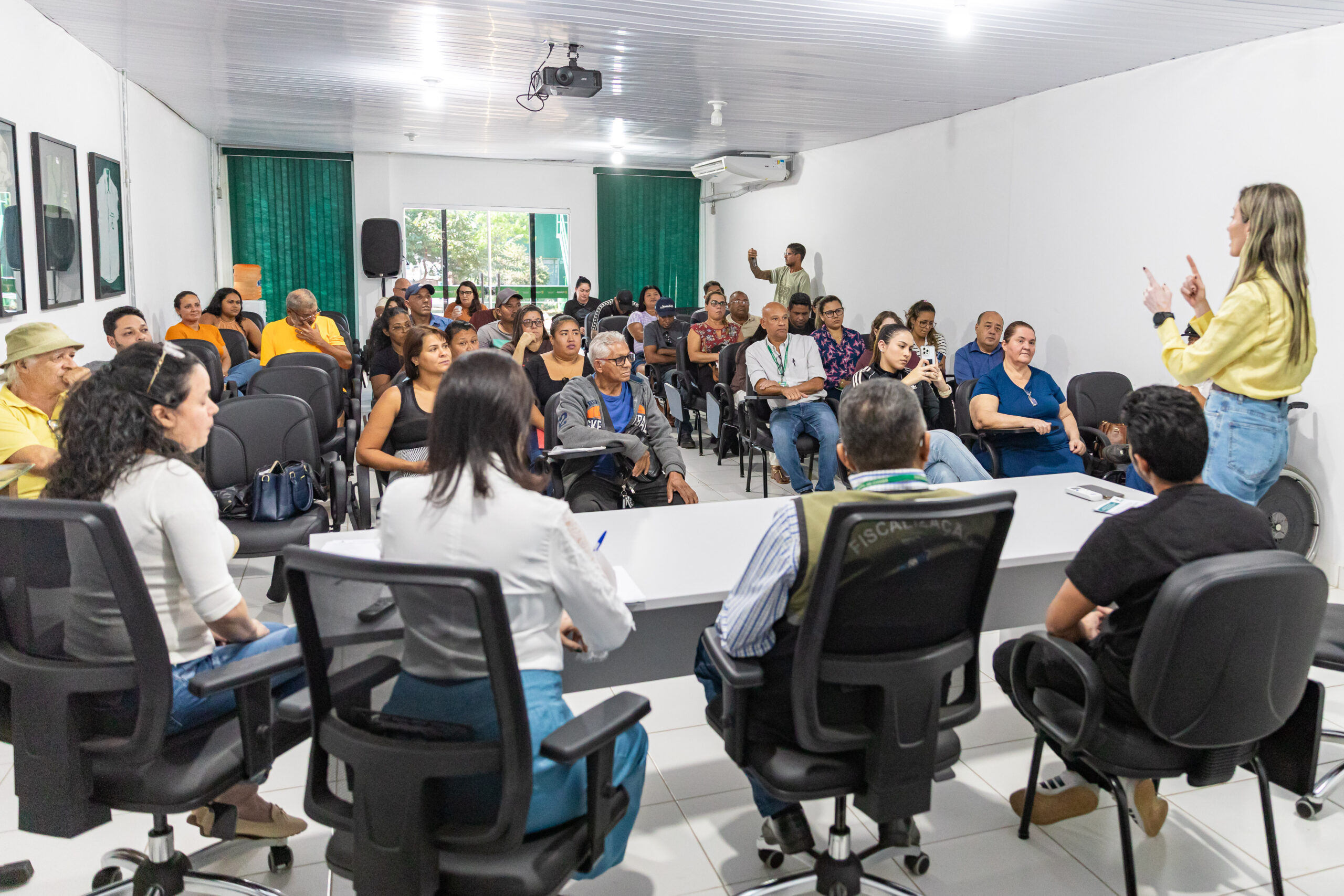 Prefeitura de Cuiaba regulariza vendedores ambulantes do Parque das Aguas scaled