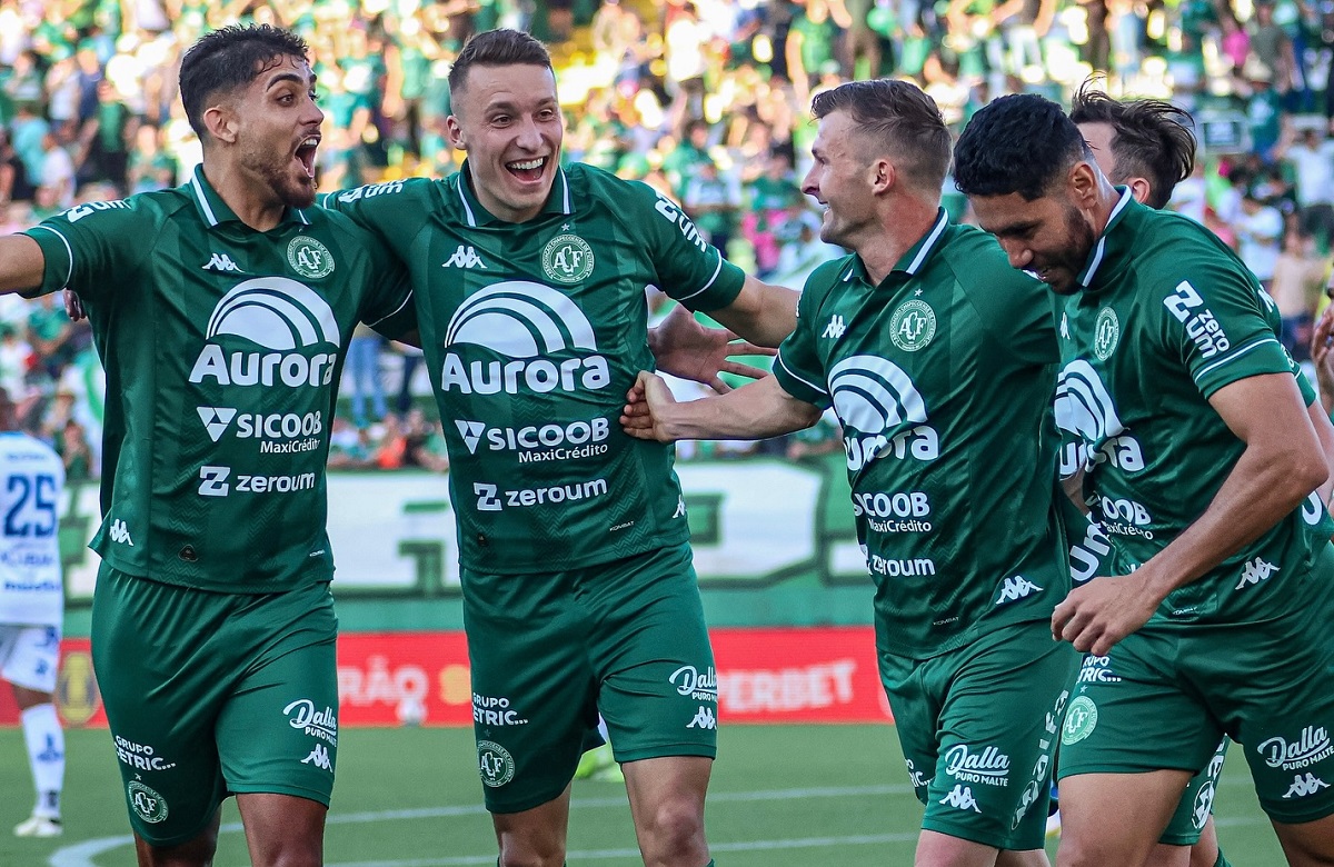 Onde assistir Athletic x Chapecoense ao vivo pela Série B – Escalações e detalhes do jogo. Imagem: Rafael Bressan ACF