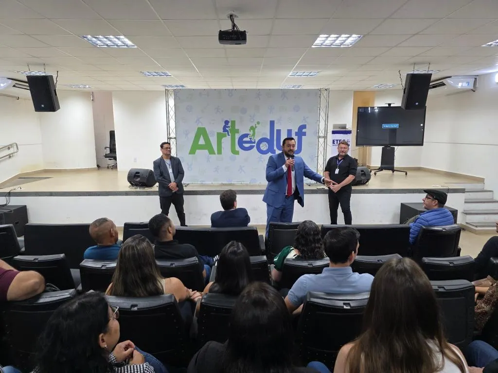 Encontro é realizado na ETEC de Cuiabá e na Escola de Governo