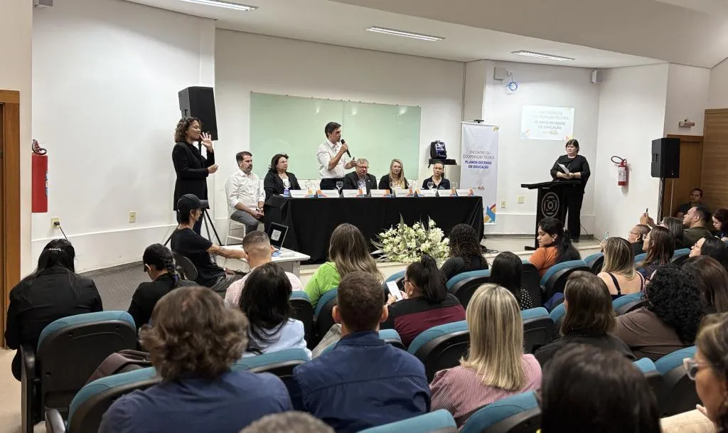 Seduc participa de oficinas para planejar o novo Plano Nacional de Educação
