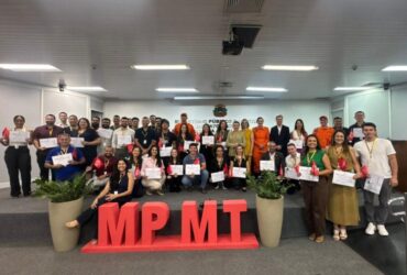 Servidores do Ministerio Publico de Mato Grosso recebem certificado por curso de brigada