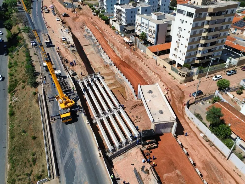 Sinfra conclui lançamento de vigas e libera trânsito na Miguel Sutil