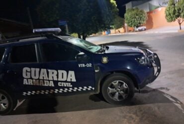 Ação contou com apoio do Conselho Tutelar; agressor tentou resistir à prisão e foi encaminhado à Delegacia de Polícia Civil