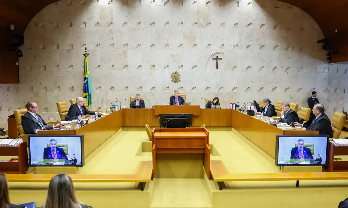 Barroso e Fux protagonizam discussão sobre relatoria no STF