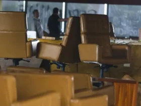 Palácio do Supremo Tribunal Federal e destruído, após atos terroristas no ultimo domingo