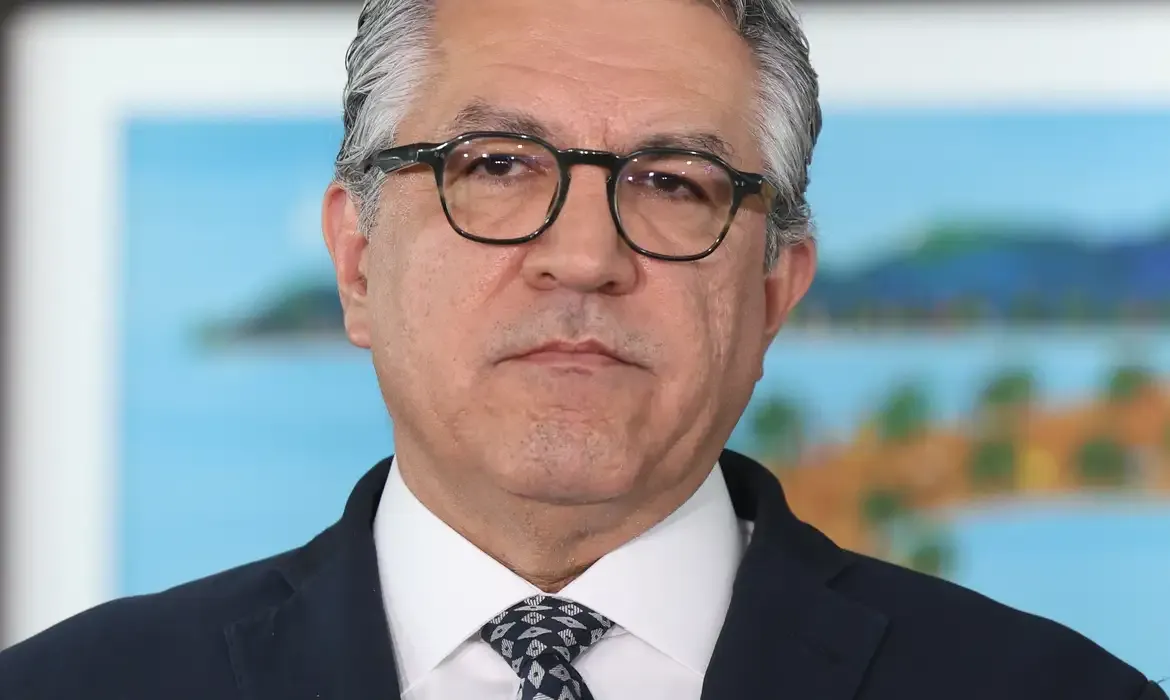 Padilha critica Trump e chama sanção contra brasileiros de absurda