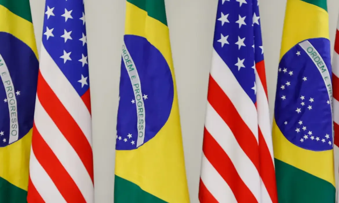 Brasília (DF), 26/06/2018 - Bandeiras do Brasil e dos Estados Unidos. Foto: Alan Santos/PR