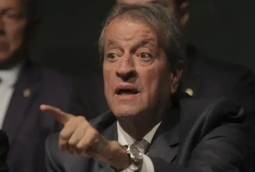 Valdemar pede ao STF autorização para visitar Bolsonaro mesmo após restrição