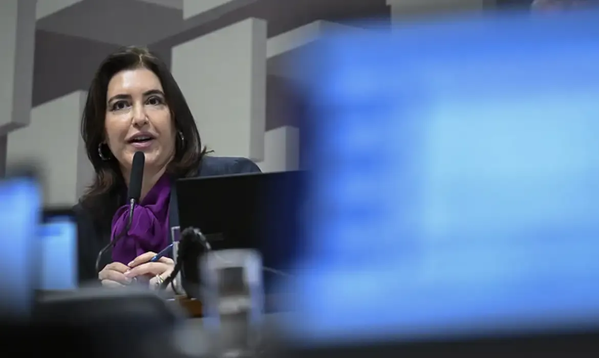 Tebet defende revisão de gastos e cortes fiscais no Senado