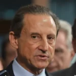 O presidente da Federação das Indústrias do Estado de São Paulo (Fiesp), Paulo Skaf, fala à imprensa depois de audiência com o presidente do Senado, Renan Calheiros, no Congresso Nacional (Antonio Cru
