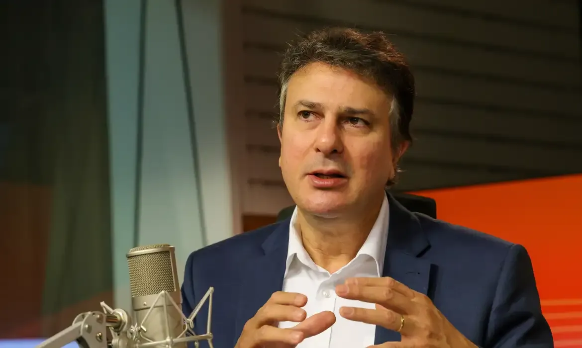 Camilo defende regulação digital para proteger crianças e adolescentes