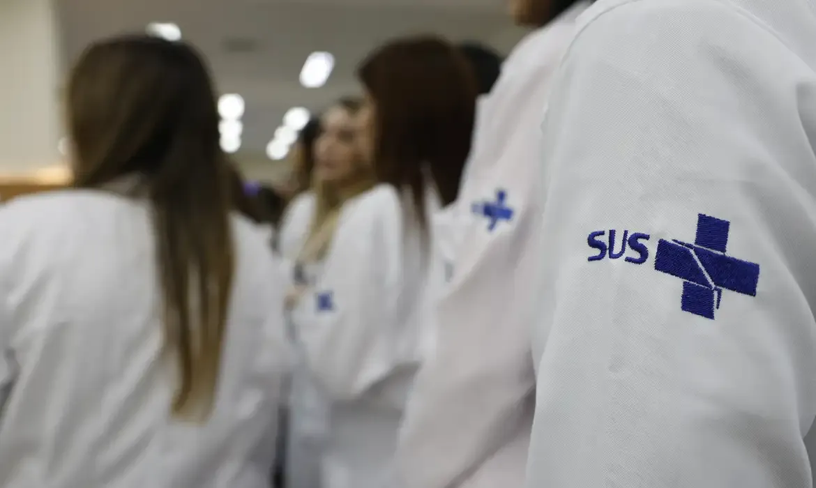 Enare registra recorde de 138 mil inscritos para residência médica em 2025