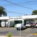 Bolsonaro deixa prisão domiciliar para realizar exames médicos em Brasília