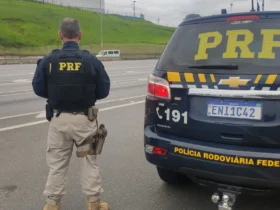 Ônibus clandestino é apreendido pela PRF durante viagem irregular com 35 passageiros
