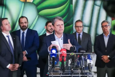 Tarcísio instala gabinete de crise para investigar metanol