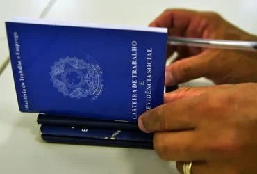 Brasil cria 147 mil empregos com carteira assinada em agosto