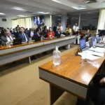 Senado aprova isenção de IR para trabalhadores que ganham até 5 mil reais