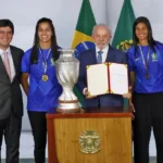 Lula envia projeto de lei para incentivar futebol feminino no Brasil